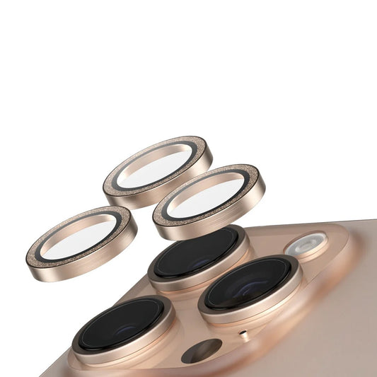 Schutzfolie PanzerGlass Safe für die Rückkamera. Glitter für Apple iPhone 16 Pro Max / 16 Pro, gehärtetes Glas, Goldfarben.