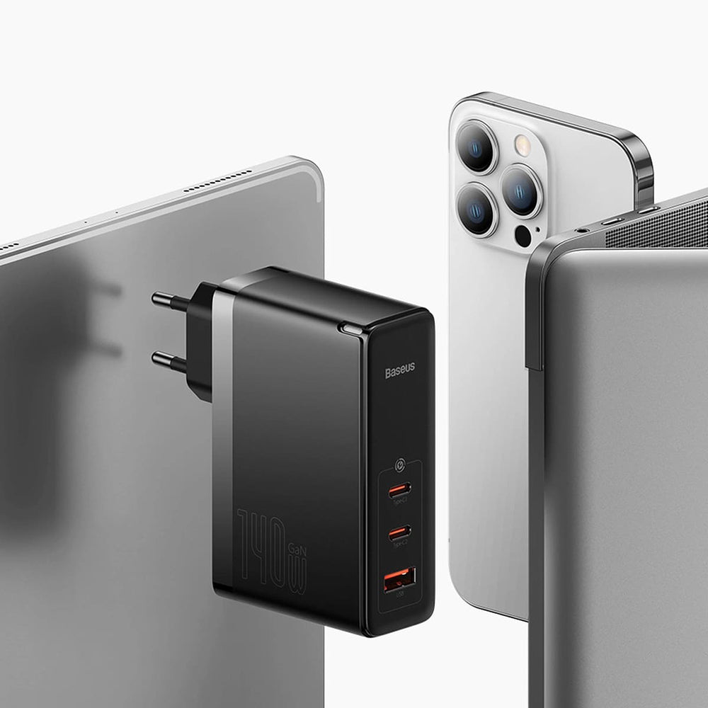 Netzladegerät mit USB-C Kabel Baseus GaN5 Pro, 140W, 5A, 1 x USB-A - 2 x USB-C, Weiß CCGP100202