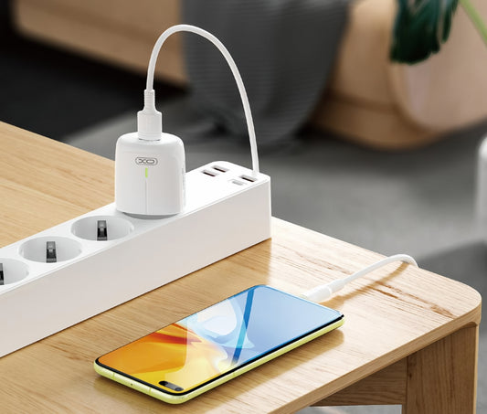 Netzladegerät XO Design L114, 20W, 3A, 1 x USB-A - 1 x USB-C, Weiß