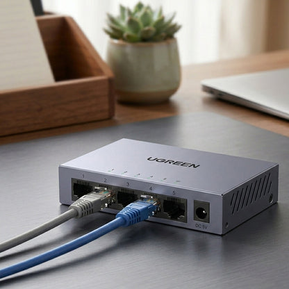 UGREEN CM933 Netzwerkswitch (65956EU), 5 x RJ45, Schwarz