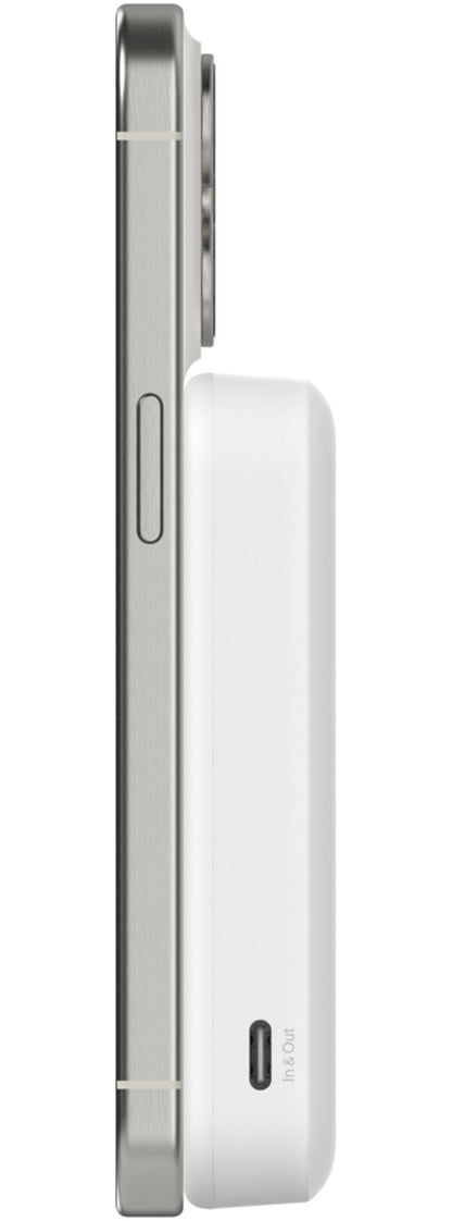 Belkin BoostCharge Pro Wireless Powerbank mit Kickstand, 8000mAh, 15W, FQI, 1 x QI - 1 x USB-C, Weiß BPD007btWH