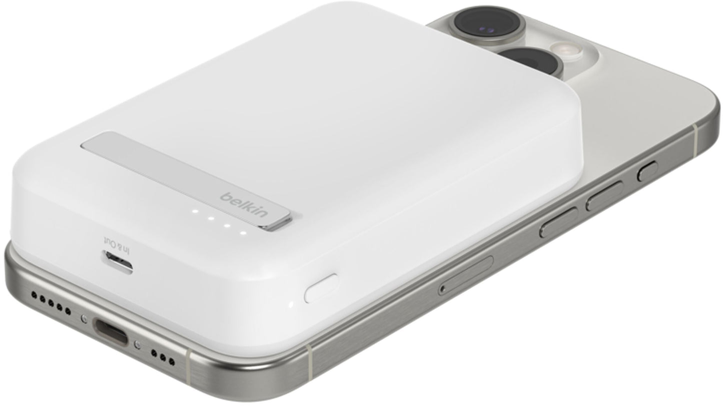 Belkin BoostCharge Pro Wireless Powerbank mit Kickstand, 10000mAh, 15W, FQI, 1 x QI - 1 x USB-C, Weiß BPD008btWH