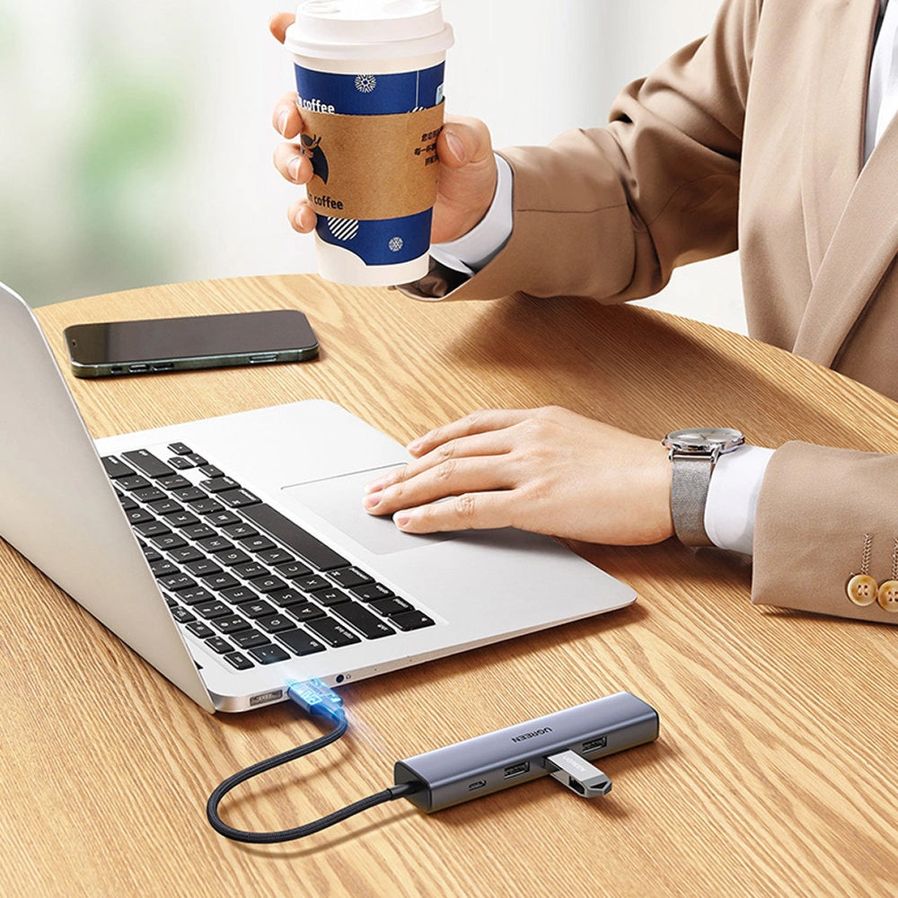 USB-Hub UGREEN CM475, 3 x USB-A 3.0 - 1 x USB-C - 1 x RJ45, Grau