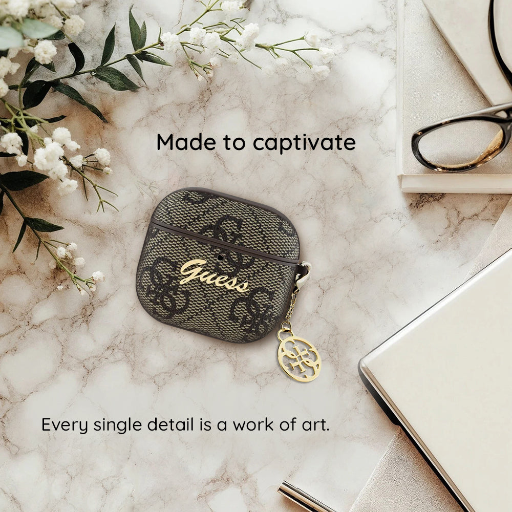 Guess 4G Charm Hülle für Apple AirPods 4, Braun