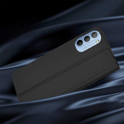 Hülle für Motorola Moto G31 / G41, Techsuit, Magskin Book, Schwarz
