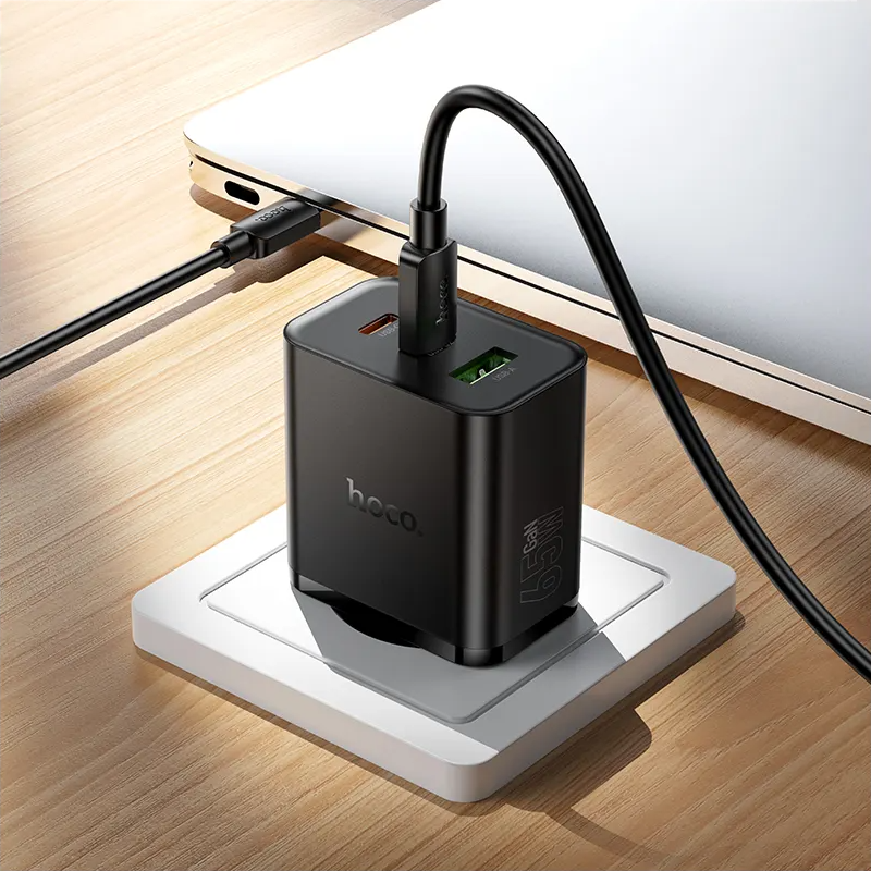 Netzladegerät HOCO N75, 65W, 3A, 1 x USB-A - 2 x USB-C, Schwarz